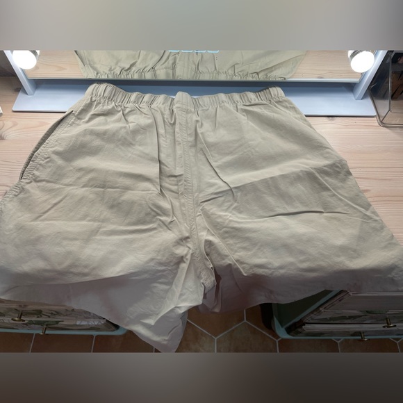Colombia hiking shorts and Brooks running short - Picture 7 of 8